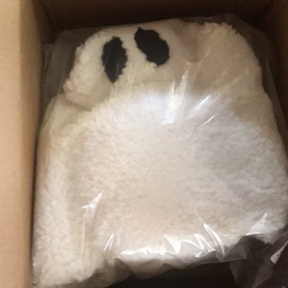 Pottery Barn Spooky and Cute Gus The Ghoulish Ghost Cuddle Decorative Pi… - Picture 4 of 16